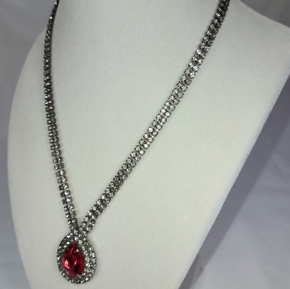 Vintage White and Red Rhinestone Necklace - Picture 3 of 7